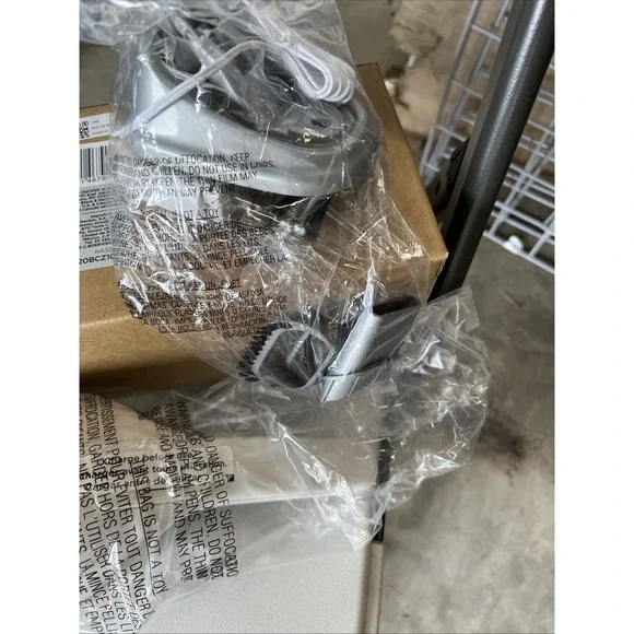 Handheld Vacume BLACK+DECKER dustbuster® QuickClean™ Cordles -HNV220BCZ10FF - Picture 3 of 4